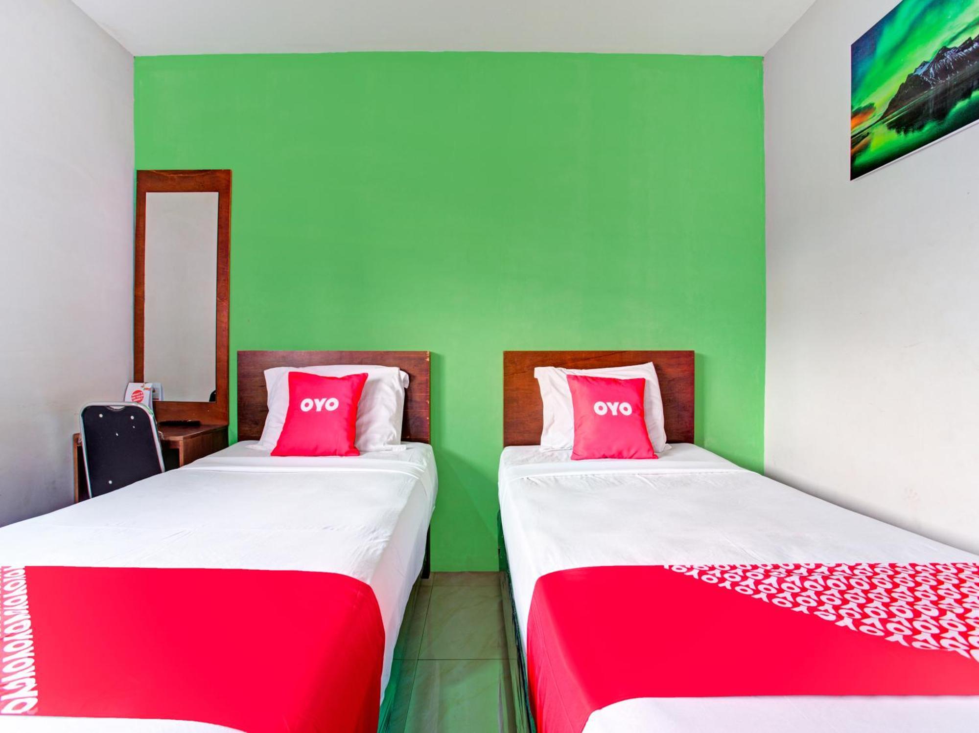 Super Oyo Collection O 3876 The Aurora Inn Лембанг Экстерьер фото